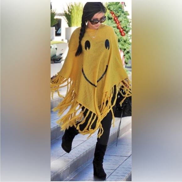 Wildfox White Label Rare Knit Smiley Face Hooded Poncho Women's Small - Picture 7 of 7